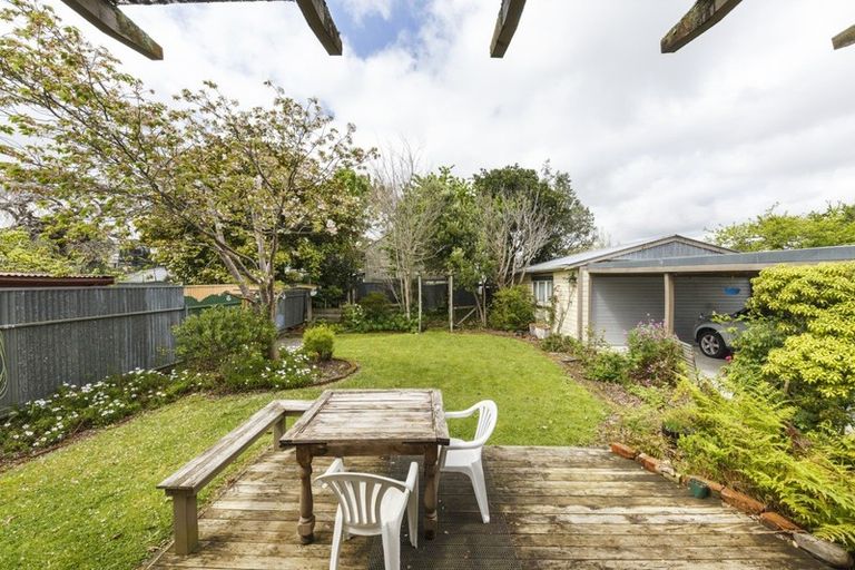 Photo of property in 32 Saint Johns Avenue, Palmerston North, 4414