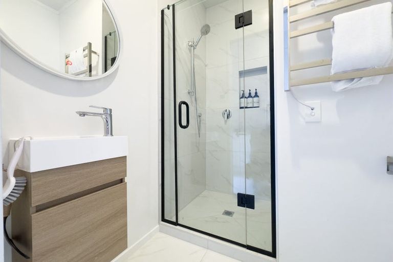 Photo of property in 74 Warner Park Avenue, Laingholm, Auckland, 0604