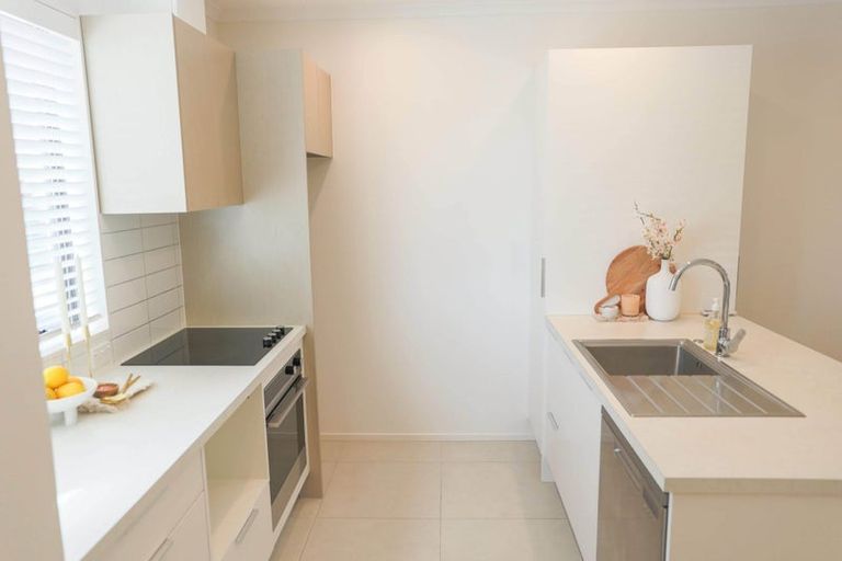 Photo of property in 12b Titoki Street, Te Atatu Peninsula, Auckland, 0610