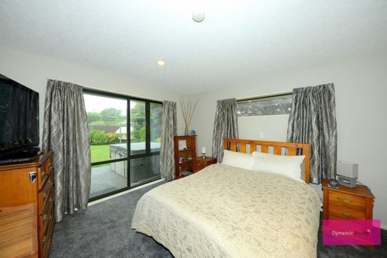 Photo of property in 111 Inwoods Close, Parklands, Christchurch, 8083
