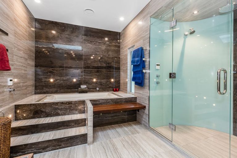 Photo of property in 10 Sunny Glen, Waikanae, 5036