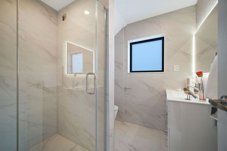 Photo of property in 17a Massine Place, Randwick Park, Auckland, 2105