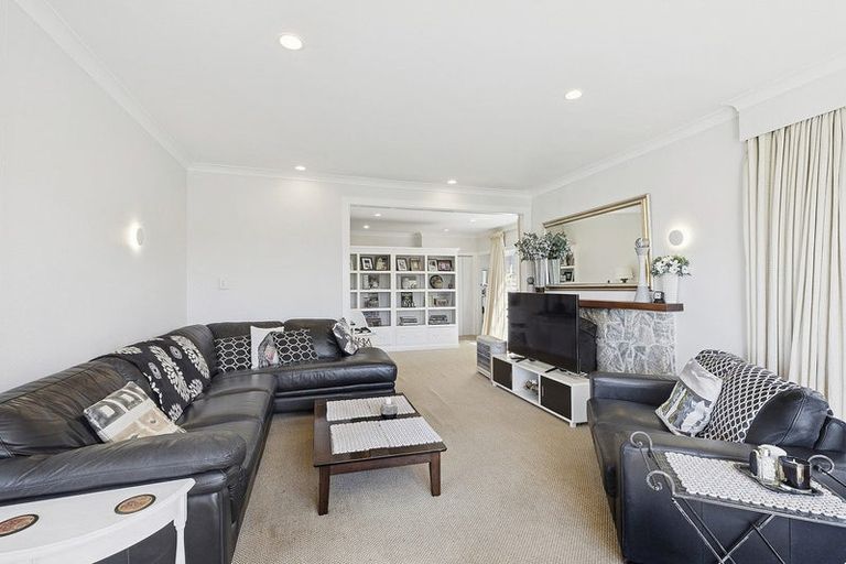 Photo of property in 31 Kiriwai Road, Paremata, Porirua, 5024