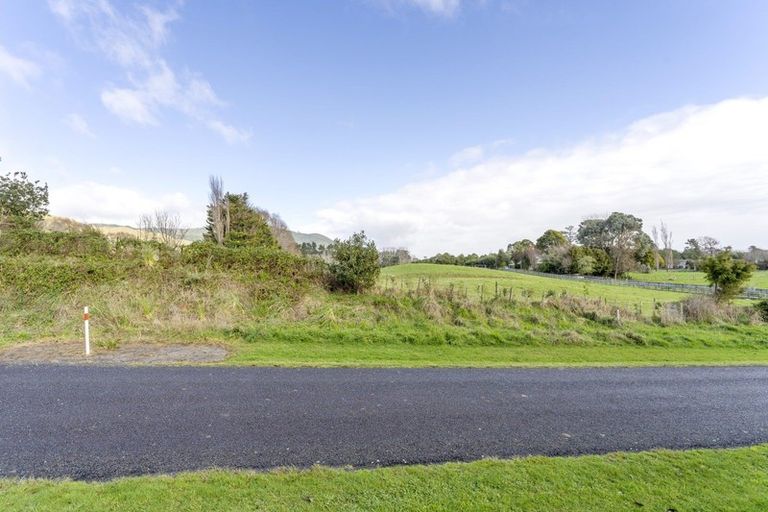Photo of property in 156 Gear Road, Te Horo, Otaki, 5582