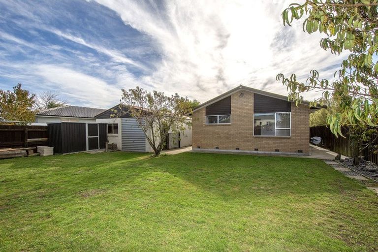 Photo of property in 17 Chadlington Street, Parklands, Christchurch, 8083