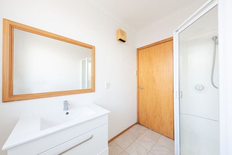 Photo of property in 122 Yaldhurst Road, Sockburn, Christchurch, 8042