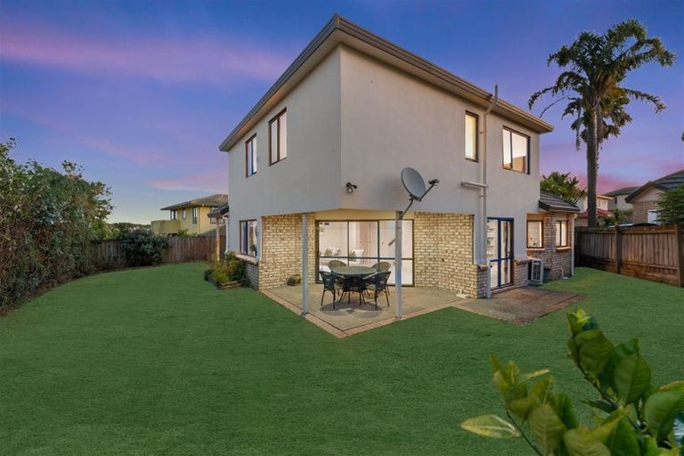 Photo of property in 43 Chieftain Rise, Goodwood Heights, Auckland, 2105