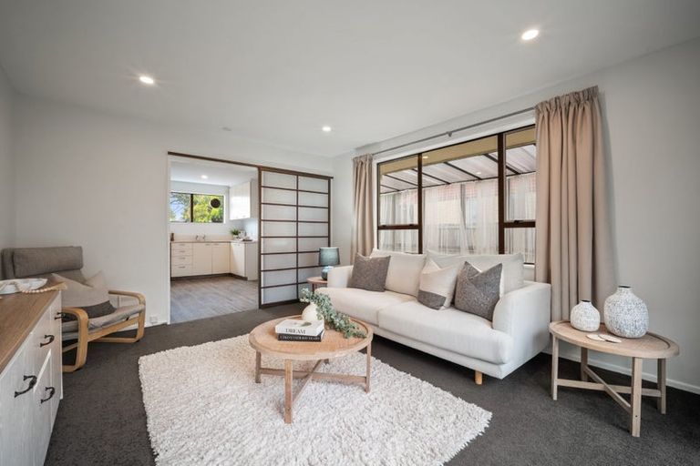 Photo of property in 2/32 Prestons Road, Redwood, Christchurch, 8051