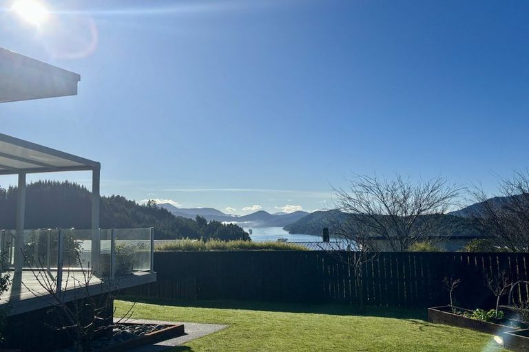 Photo of property in 33 Harbour View Heights, Picton, 7220