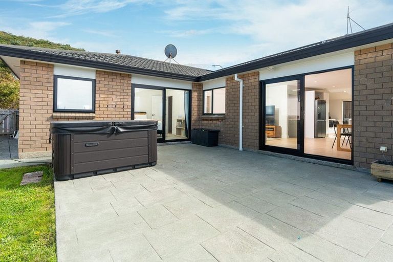 Photo of property in 39 Bowes Crescent, Strathmore Park, Wellington, 6022