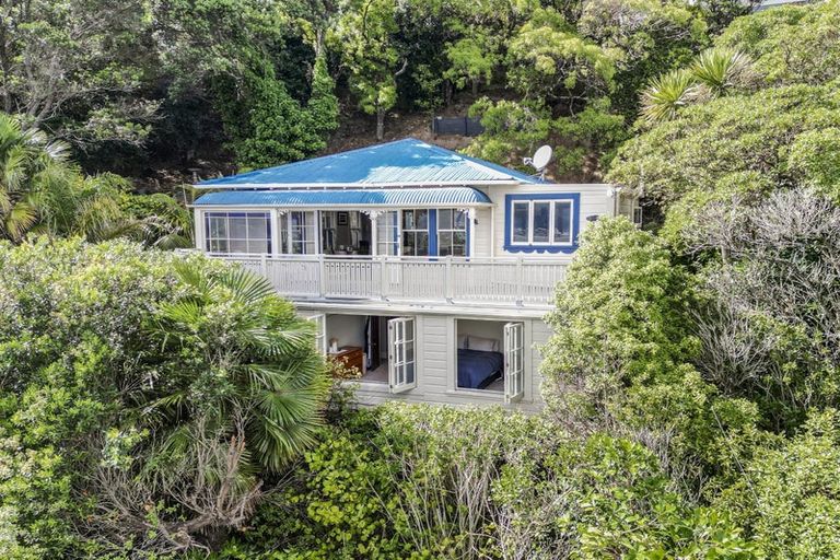 Photo of property in 12 Nikau Road, Point Howard, Lower Hutt, 5013