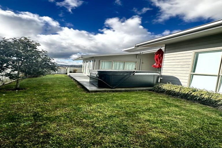Photo of property in 14 Renner Place, Pyes Pa, Tauranga, 3112