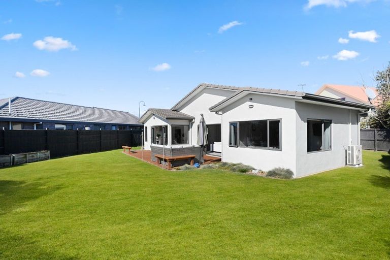 Photo of property in 13 Mangakoea Place, St Andrews, Hamilton, 3200