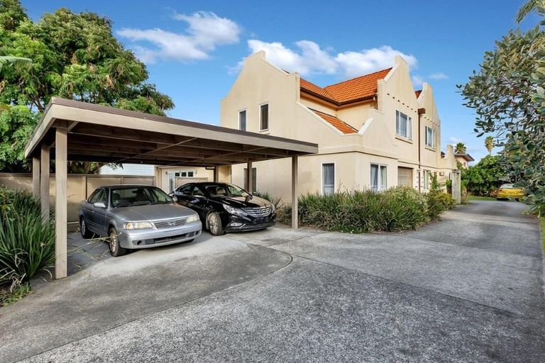 Photo of property in 16a Bermuda Place, One Tree Point, 0118