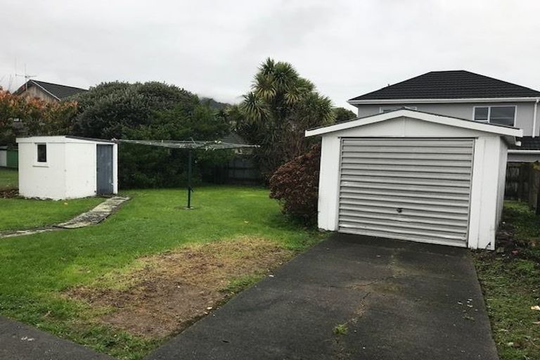 Photo of property in 16 Hall Crescent, Epuni, Lower Hutt, 5011