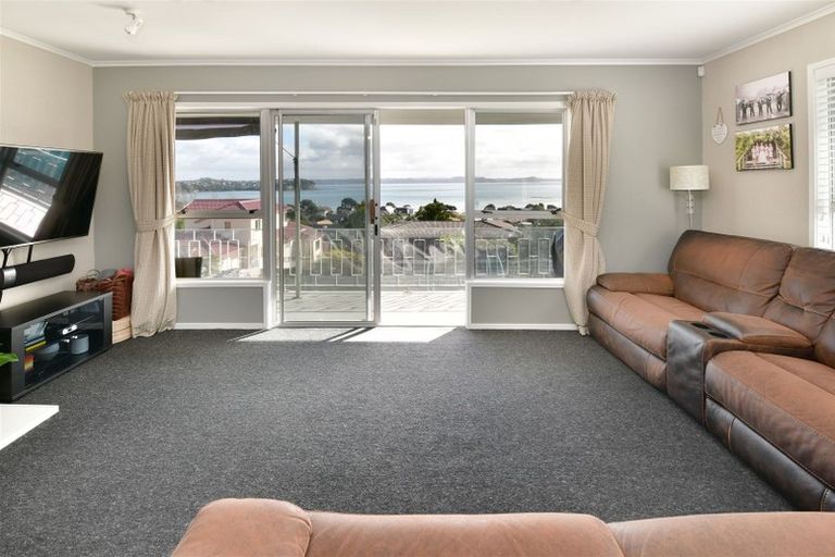 Photo of property in 972 Whangaparaoa Road, Manly, Whangaparaoa, 0930