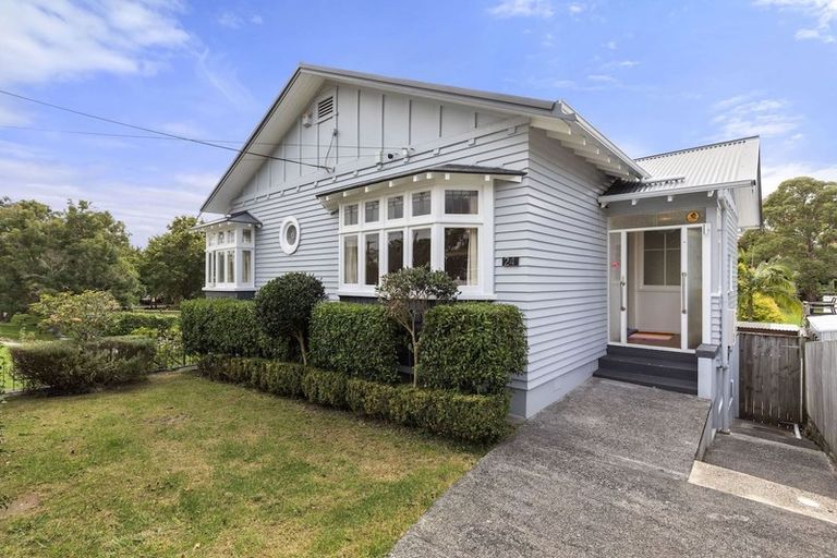 Photo of property in 24 Shoal Bay Road, Devonport, Auckland, 0624