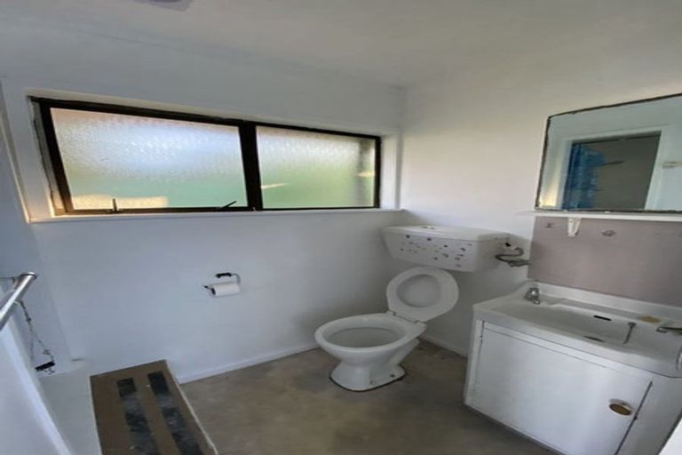 Photo of property in 4 Trojan Crescent, New Lynn, Auckland, 0600