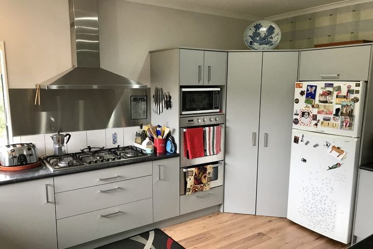 Photo of property in 9 Mcewen Crescent, Riverstone Terraces, Upper Hutt, 5018