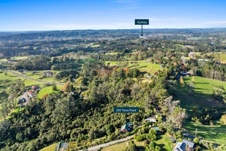 Photo of property in 200 Tawa Road, Kumeu, 0891