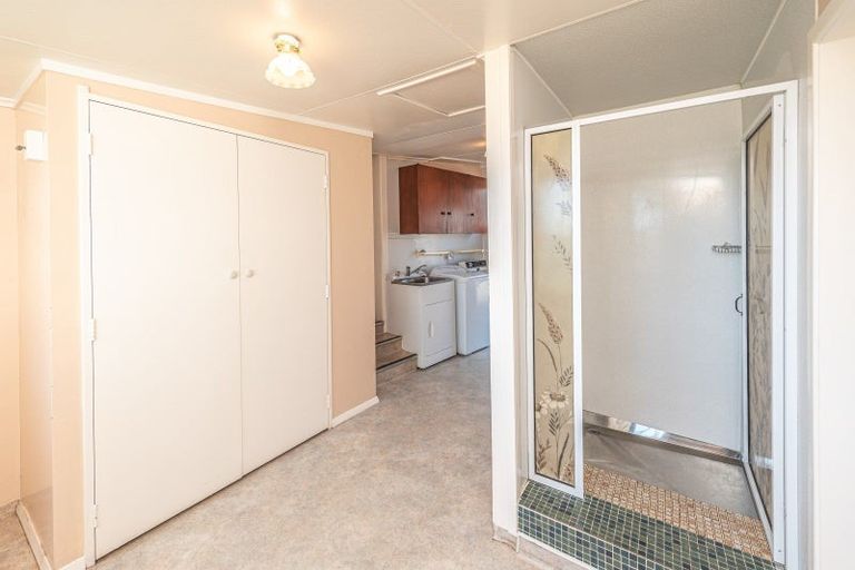 Photo of property in 14 Rawhiti Place, Saint Johns Hill, Whanganui, 4501