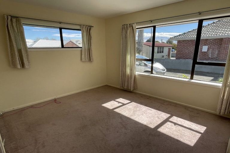 Photo of property in 132 Avonhead Road, Avonhead, Christchurch, 8042