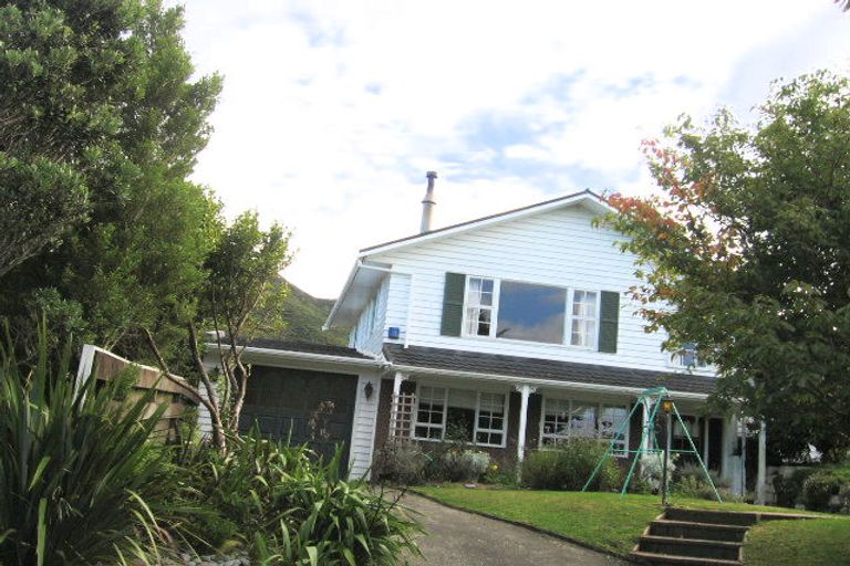 Photo of property in 91 Thurleigh Grove, Karori, Wellington, 6012