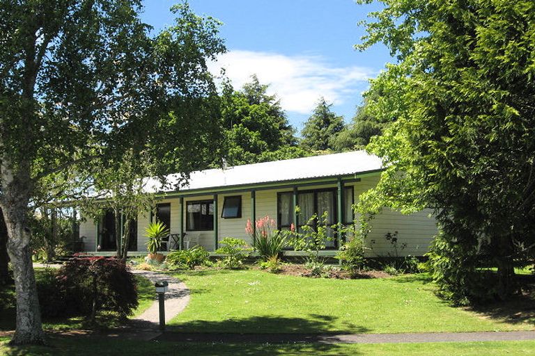 Photo of property in 6 Sheridan Crescent, Leamington, Cambridge, 3432