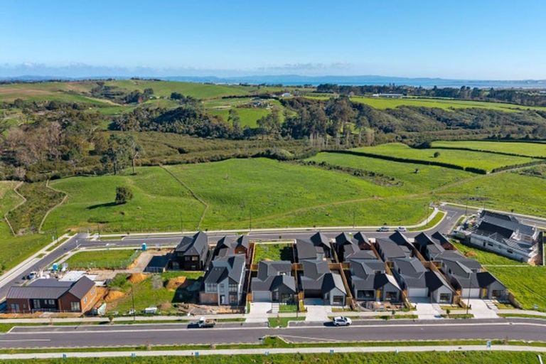 Photo of property in 14 Kobe Street, Karaka, 2580