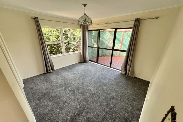 Photo of property in 8 Coletta Lane, Te Atatu South, Auckland, 0610
