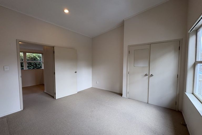 Photo of property in 37a Seaton Road, Murrays Bay, Auckland, 0630