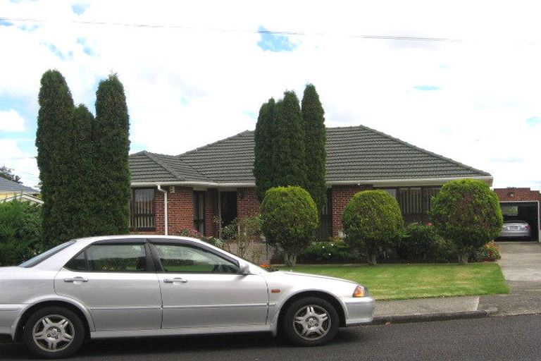 Photo of property in 2 Mccullough Avenue, Papatoetoe, Auckland, 2025