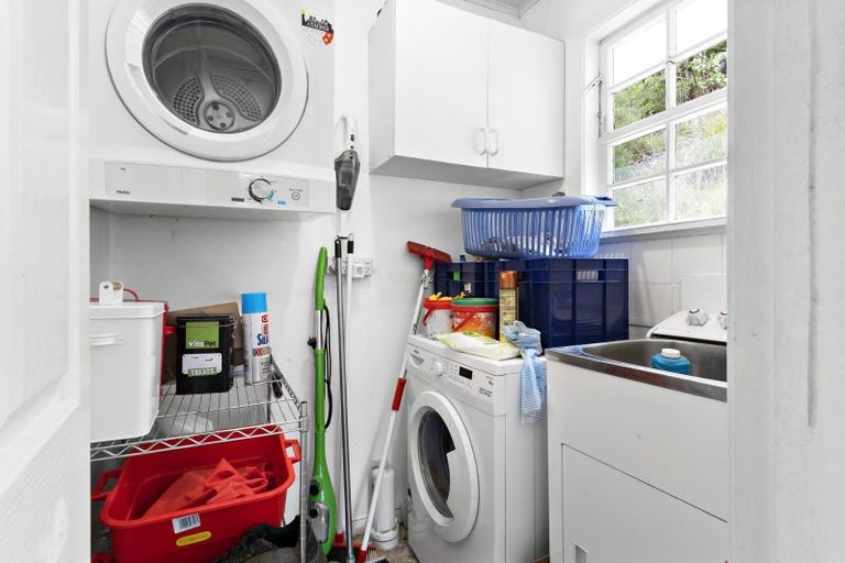 Photo of property in 10 Waipuna Grove, Stokes Valley, Lower Hutt, 5019