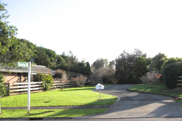 Photo of property in 9 Tararua Crescent, Otaki, 5512