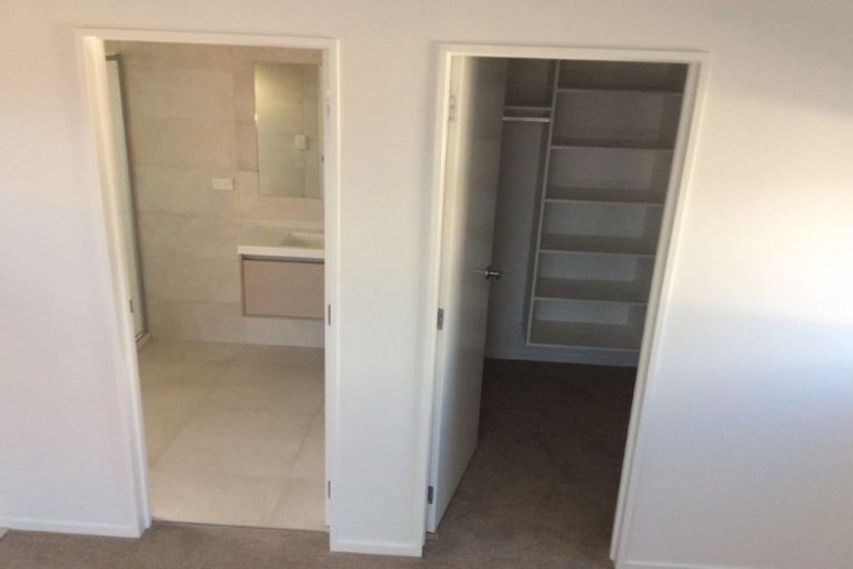 Photo of property in 43 Eugenia Rise, Totara Heights, Auckland, 2105