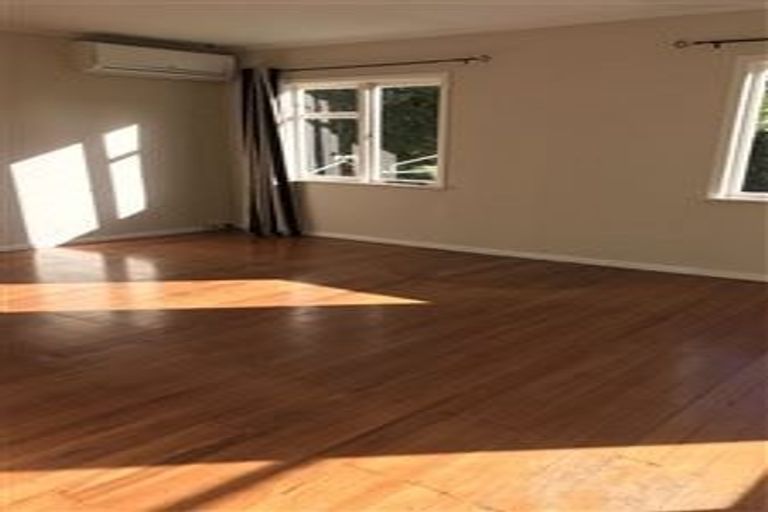 Photo of property in 3 Titoki Road, Waikanae Beach, Waikanae, 5036