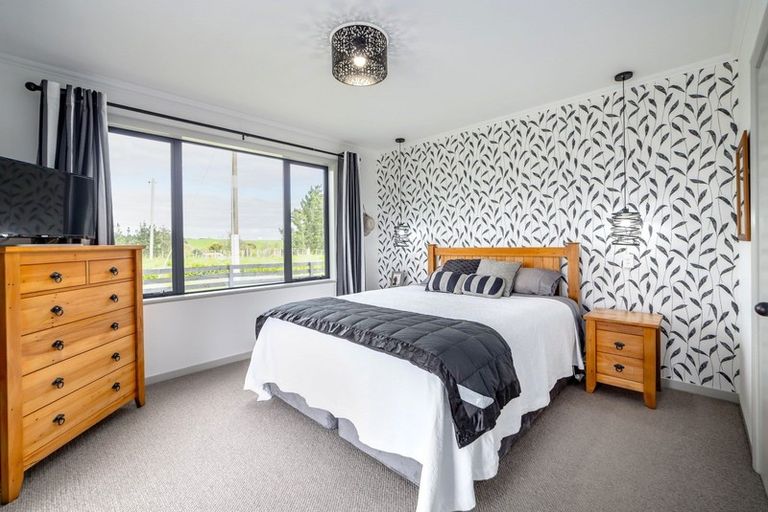 Photo of property in 423 Tipapakuku Road, Dannevirke, 4976