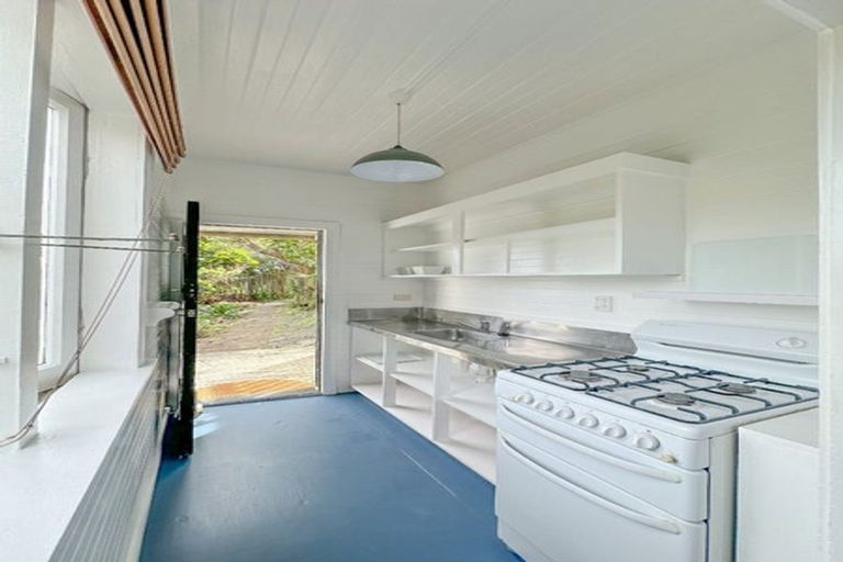 Photo of property in 36 Lawrence Street, Newtown, Wellington, 6021