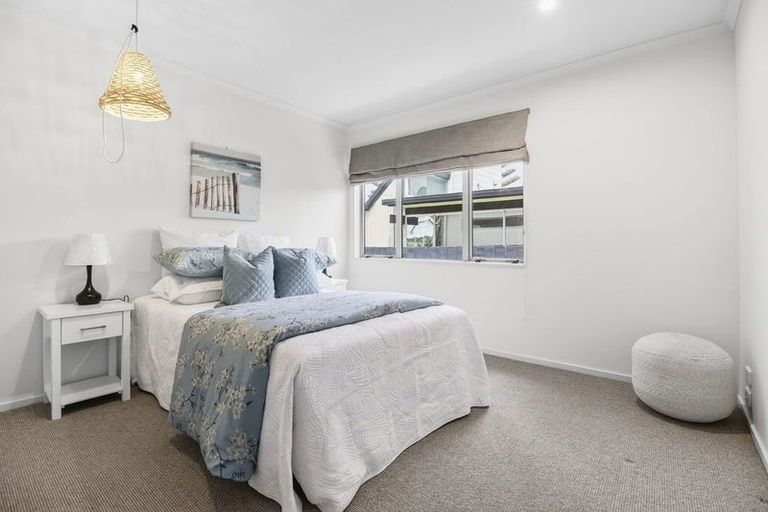 Photo of property in 48 Aurea Avenue, Pakuranga, Auckland, 2010