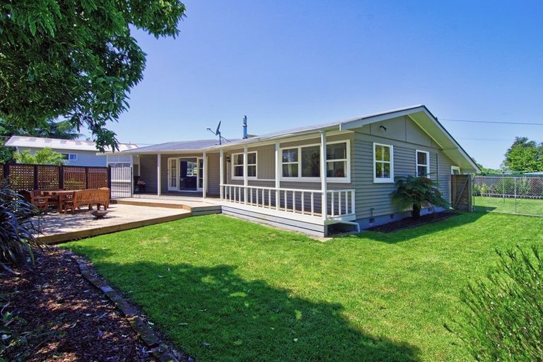 Photo of property in 8 Hughan Place, Carterton, 5713