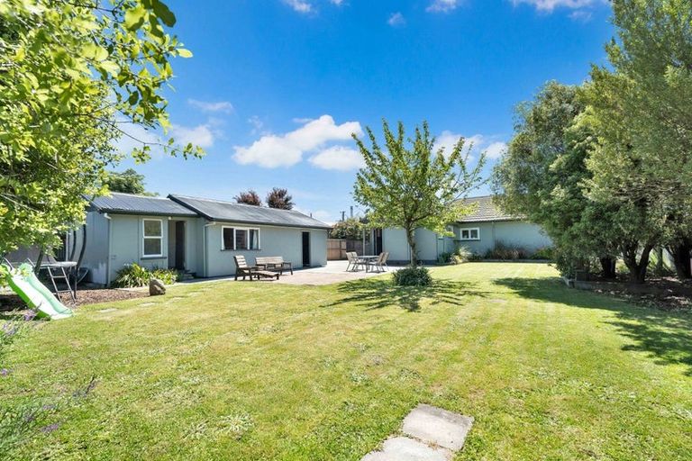 Photo of property in 20 Coopers Road, Dallington, Christchurch, 8061