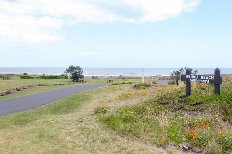 Photo of property in 10 Pingao Place, Waiinu Beach, Wanganui, 4588