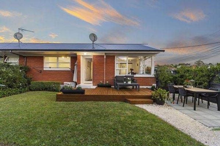 Photo of property in 1/29 Mahara Avenue, Birkenhead, Auckland, 0626