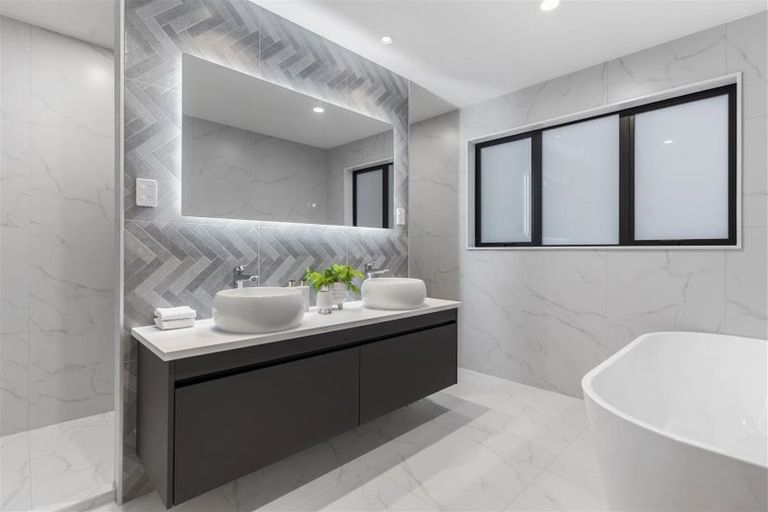 Photo of property in 3 Fender Place, Long Bay, Auckland, 0630