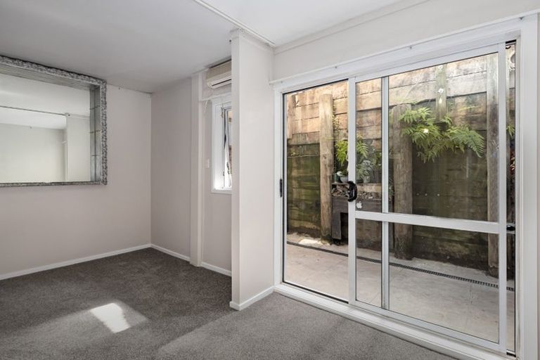 Photo of property in Avon Apartments, 3/313 The Terrace, Te Aro, Wellington, 6011