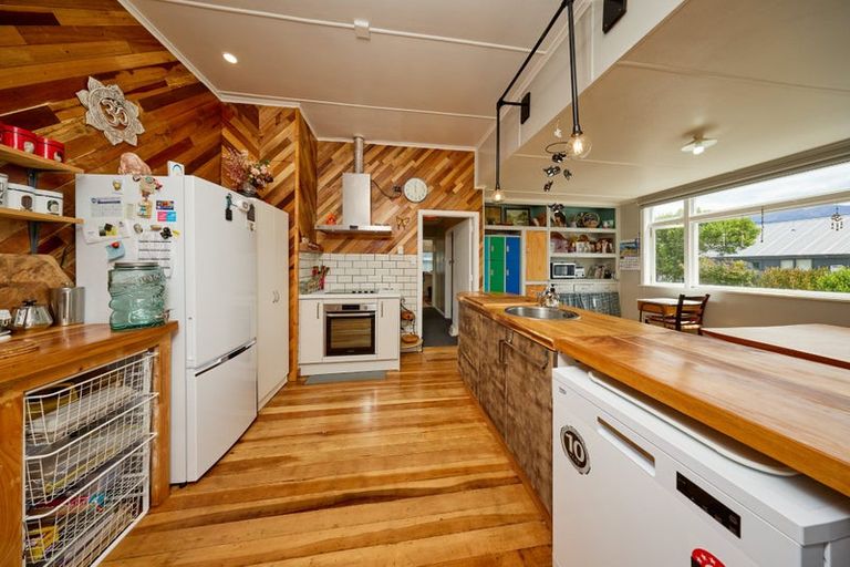 Photo of property in 219 Beach Road, Kaikoura, 7300