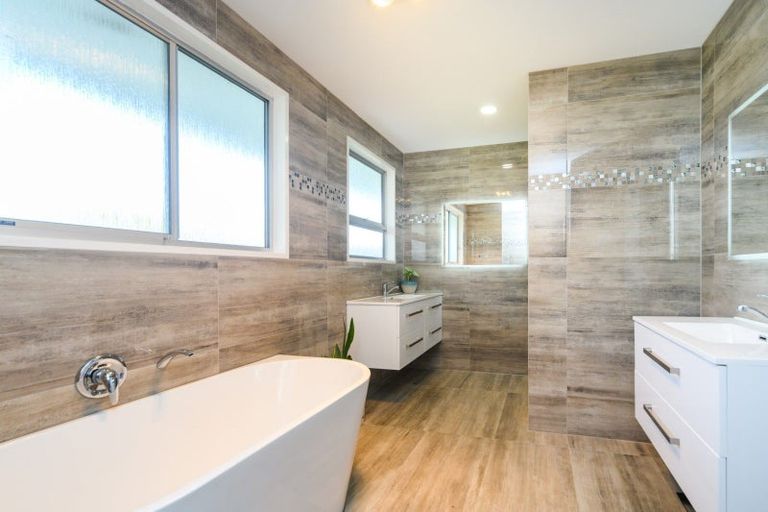 Photo of property in 17 Anaru Place, Awapuni, Palmerston North, 4412