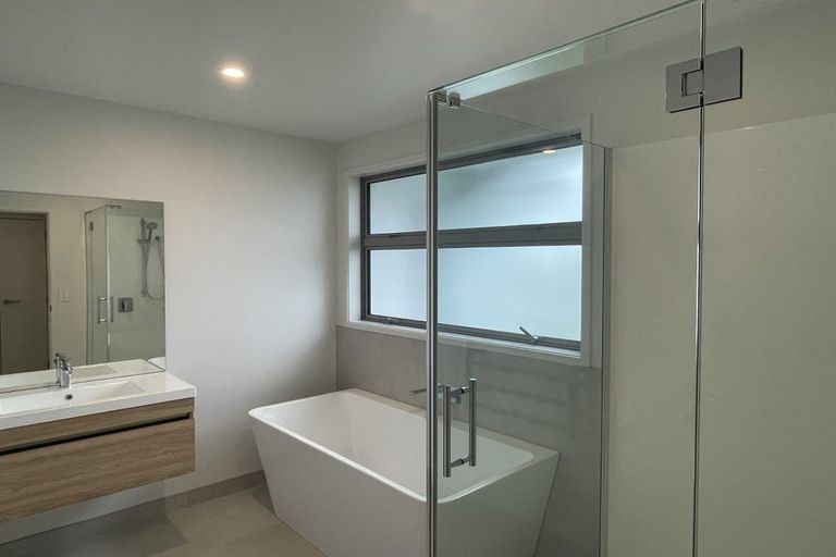 Photo of property in 2 Entelea Close, Papamoa Beach, Papamoa, 3118