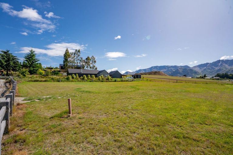 Photo of property in 13 Skylark Place, Lake Hawea, 9382