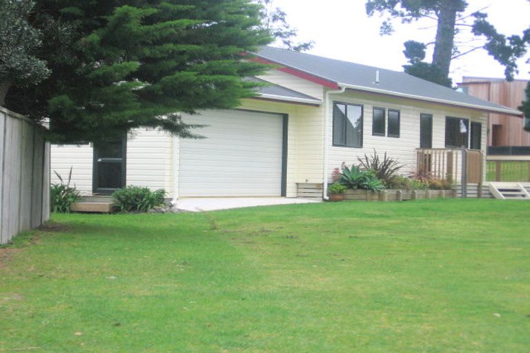 Photo of property in 115 Karaka Place, Matarangi, Whitianga, 3592